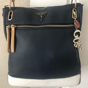 Guess crossbody purse